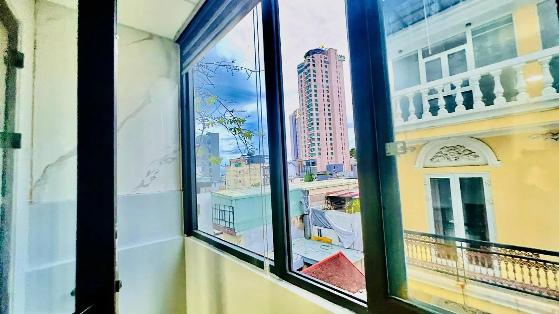 Luna House Hotel Da Nang